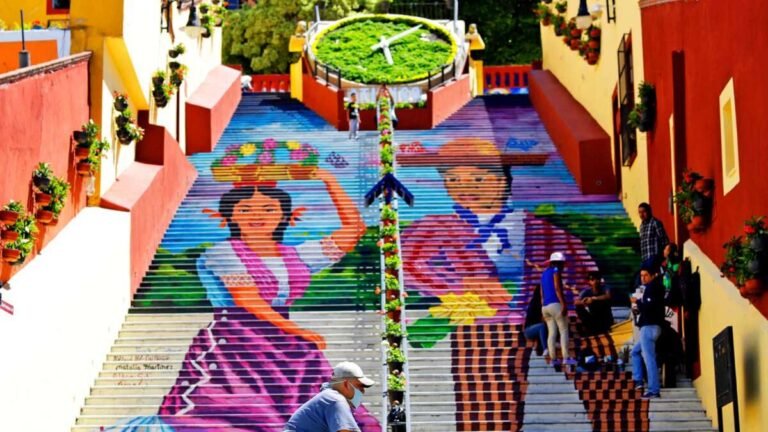 Las escaleras de Atlixco que se convirtieron en mural