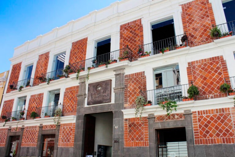 ¿Qué es y por qué tiene una casa en Puebla el Mendrugo?