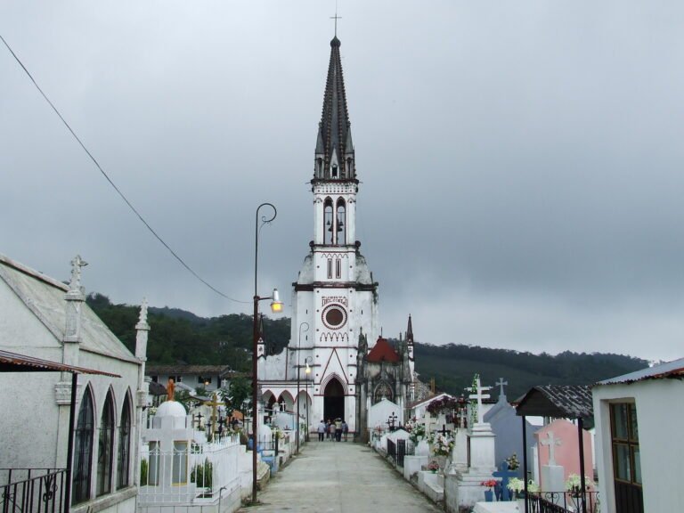 Enamórate de la Iglesia de los Jarritos en Cuetzalan