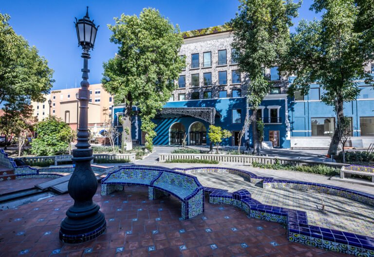 ¿Conoces la belleza de la Fuente de los Leones?