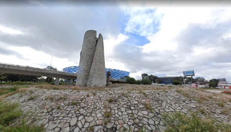 ¿Monumento al taco o Vela Votiva? Este es el nombre real de este monumento poblano